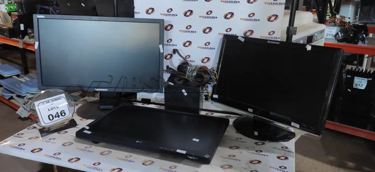LOTE 046 - 01 FONTE DE PC MARCA ZALMAN, 01 MONITOR MARCA LG E 02 MONITORES MARCA LENOVO. (NO ESTADO) ATENÇÃO! FAZER A VISITAÇÃO ANTES DE ARREMATAR, NÃO SABEMOS SE FUNCIONA, LEILÃO NÃO TEM GARANTIA E NEM DEVOLUÇÃO, SUJEITO A POSSÍVEIS AVARIAS VISÍVEIS/OCULTAS E/OU AUSÊNCIA DE COMPONENTES.