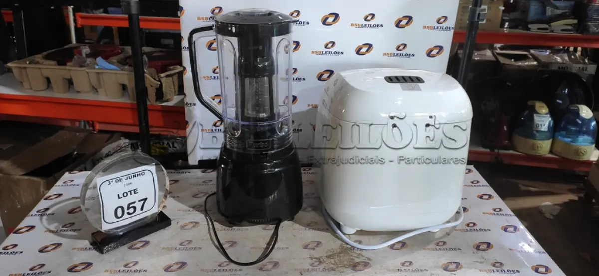 LOTE 057 - 01 PANIFICADORA MODELO MASTER BREAD 220V MARCA MONDIAL E 01 LIQUIDIFICADOR 550W 220V MARCA MONDIAL. (NO ESTADO) ATENÇÃO! FAZER A VISITAÇÃO ANTES DE ARREMATAR, NÃO SABEMOS SE FUNCIONA, LEILÃO NÃO TEM GARANTIA E NEM DEVOLUÇÃO, SUJEITO A POSSÍVEIS AVARIAS VISÍVEIS/OCULTAS E/OU AUSÊNCIA DE COMPONENTES.