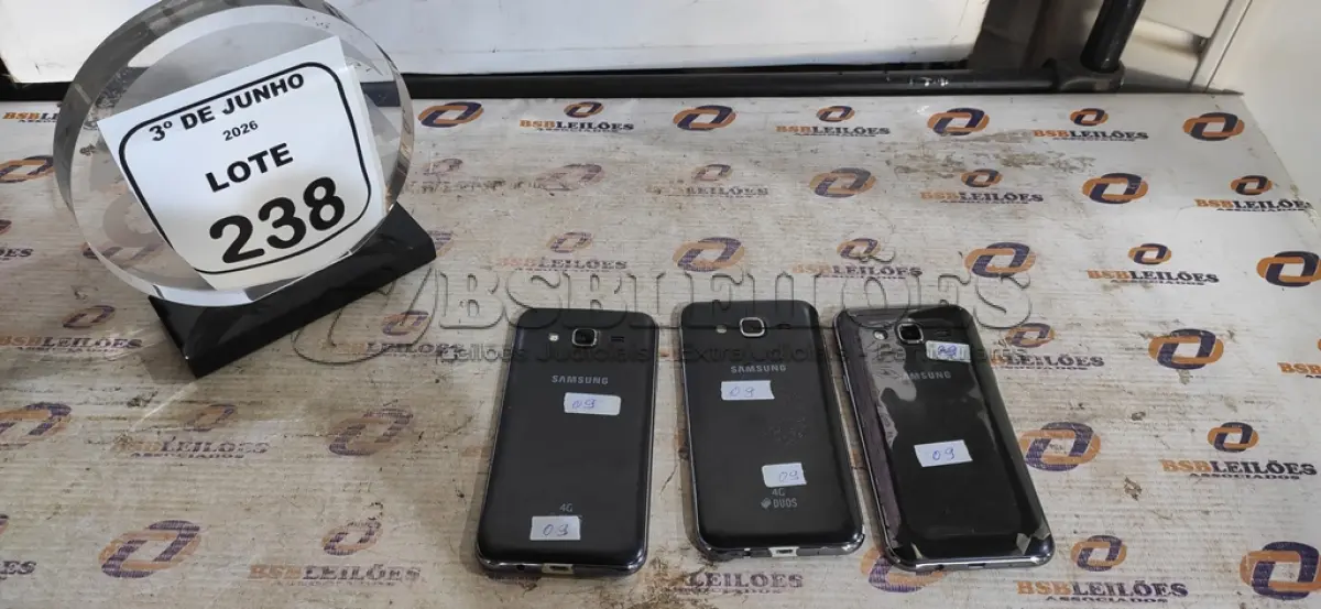 LOTE 238 - 03 CELULARES SAMSUNG MODELO J5. (NO ESTADO) ATENÇÃO! FAZER A VISITAÇÃO ANTES DE ARREMATAR, NÃO SABEMOS SE FUNCIONA, LEILÃO NÃO TEM GARANTIA E NEM DEVOLUÇÃO, SUJEITO A POSSÍVEIS AVARIAS VISÍVEIS/OCULTAS E/OU AUSÊNCIA DE COMPONENTES.