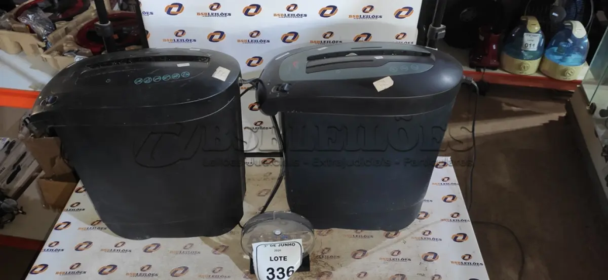 LOTE 336 - 02 FRAGMENTADORAS DE PAPEL. (NO ESTADO) ATENÇÃO! FAZER A VISITAÇÃO ANTES DE ARREMATAR, NÃO SABEMOS SE FUNCIONA, LEILÃO NÃO TEM GARANTIA E NEM DEVOLUÇÃO, SUJEITO A POSSÍVEIS AVARIAS VISÍVEIS/OCULTAS E/OU AUSÊNCIA DE COMPONENTES.