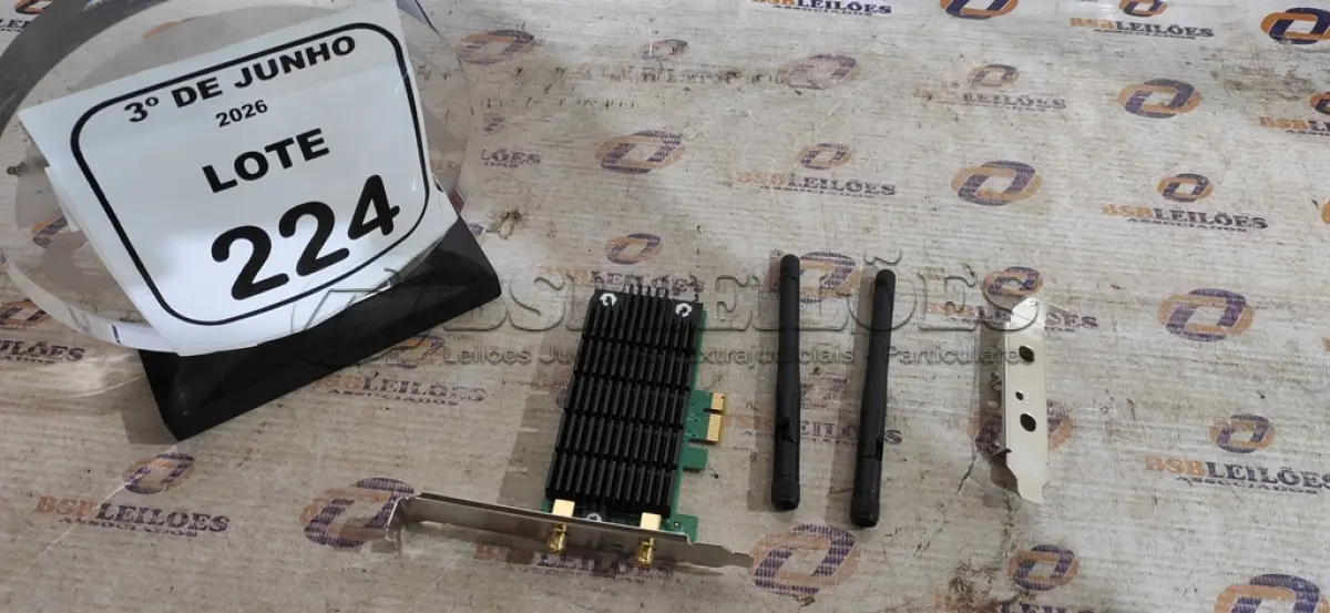 LOTE 224 - 01 ROTEADOR MODELO AC1200 MARCA TP-LINK. (NO ESTADO) ATENÇÃO! FAZER A VISITAÇÃO ANTES DE ARREMATAR, NÃO SABEMOS SE FUNCIONA, LEILÃO NÃO TEM GARANTIA E NEM DEVOLUÇÃO, SUJEITO A POSSÍVEIS AVARIAS VISÍVEIS/OCULTAS E/OU AUSÊNCIA DE COMPONENTES.