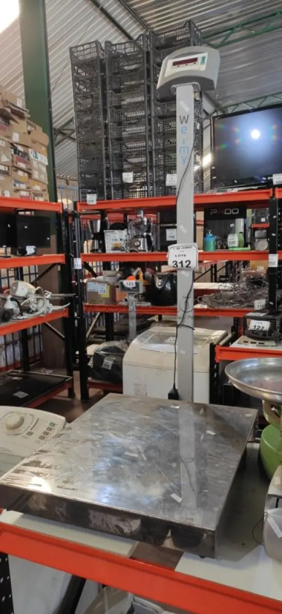 LOTE 312 - 01 BALANÇA MODELO W300 MARCA WELMY. (NO ESTADO) ATENÇÃO! FAZER A VISITAÇÃO ANTES DE ARREMATAR, NÃO SABEMOS SE FUNCIONA, LEILÃO NÃO TEM GARANTIA E NEM DEVOLUÇÃO, SUJEITO A POSSÍVEIS AVARIAS VISÍVEIS/OCULTAS E/OU AUSÊNCIA DE COMPONENTES.