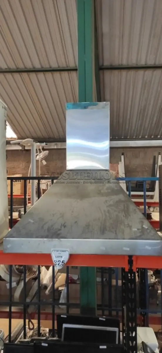 LOTE 325 - 01 COIFA EM INOX. (NO ESTADO) ATENÇÃO! FAZER A VISITAÇÃO ANTES DE ARREMATAR, NÃO SABEMOS SE FUNCIONA, LEILÃO NÃO TEM GARANTIA E NEM DEVOLUÇÃO, SUJEITO A POSSÍVEIS AVARIAS VISÍVEIS/OCULTAS E/OU AUSÊNCIA DE COMPONENTES.