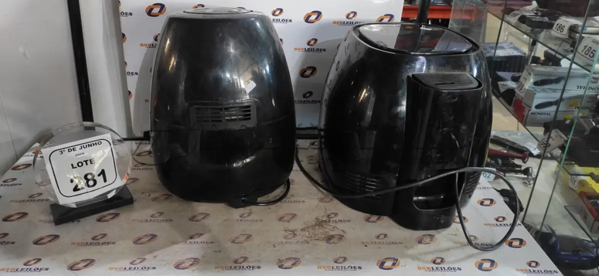 LOTE 281 - 02 AIR FRYER MARCA WALITA E MONDIAL. (NO ESTADO) ATENÇÃO! FAZER A VISITAÇÃO ANTES DE ARREMATAR, NÃO SABEMOS SE FUNCIONA, LEILÃO NÃO TEM GARANTIA E NEM DEVOLUÇÃO, SUJEITO A POSSÍVEIS AVARIAS VISÍVEIS/OCULTAS E/OU AUSÊNCIA DE COMPONENTES.