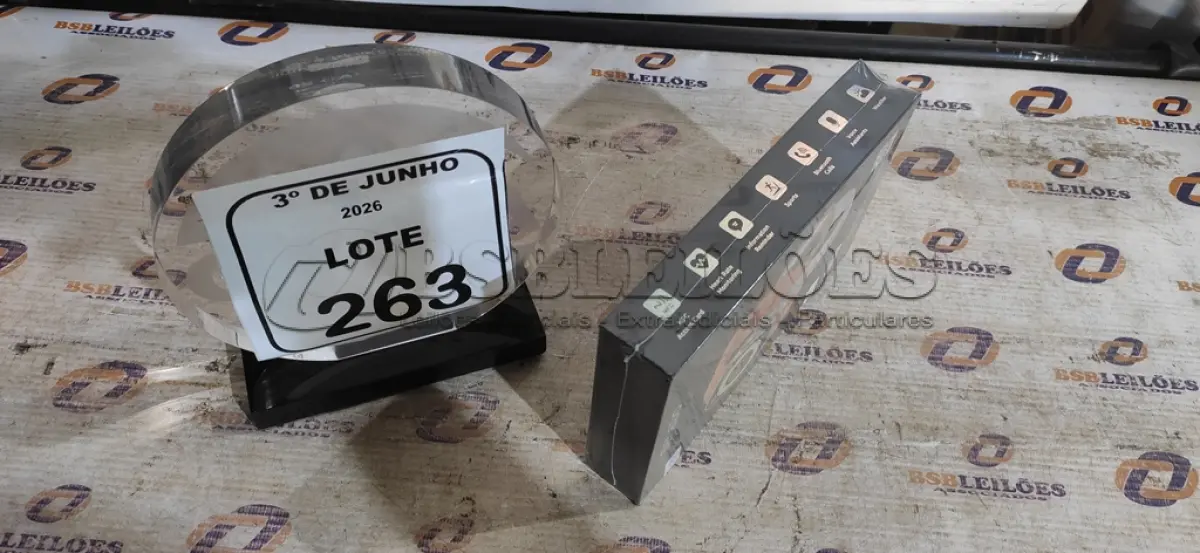 LOTE 263 - 01 SMART WATCH MODELO BE8 ULTRA MINI MARCA BENEDO. (NO ESTADO) ATENÇÃO! FAZER A VISITAÇÃO ANTES DE ARREMATAR, NÃO SABEMOS SE FUNCIONA, LEILÃO NÃO TEM GARANTIA E NEM DEVOLUÇÃO, SUJEITO A POSSÍVEIS AVARIAS VISÍVEIS/OCULTAS E/OU AUSÊNCIA DE COMPONENTES.