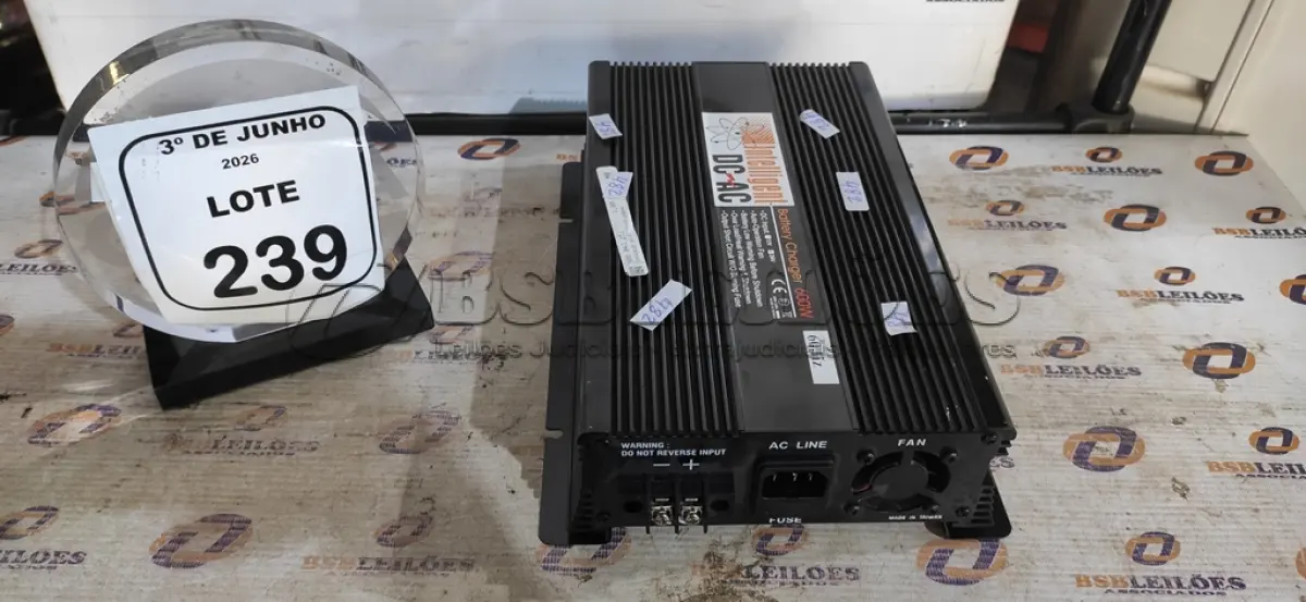 LOTE 239 - 01 INVERSOR E CARREGADOR DE BATERIA DC-AC 600W MARCA INTELLIGENT. (NO ESTADO) ATENÇÃO! FAZER A VISITAÇÃO ANTES DE ARREMATAR, NÃO SABEMOS SE FUNCIONA, LEILÃO NÃO TEM GARANTIA E NEM DEVOLUÇÃO, SUJEITO A POSSÍVEIS AVARIAS VISÍVEIS/OCULTAS E/OU AUSÊNCIA DE COMPONENTES.
