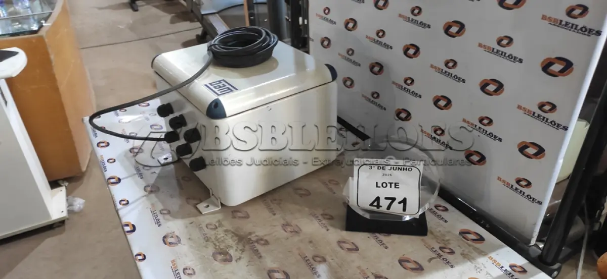 LOTE 471 - 01 QUADRO ELÉTRICO MARCA WEG. (NO ESTADO) ATENÇÃO! FAZER A VISITAÇÃO ANTES DE ARREMATAR, NÃO SABEMOS SE FUNCIONA, LEILÃO NÃO TEM GARANTIA E NEM DEVOLUÇÃO, SUJEITO A POSSÍVEIS AVARIAS VISÍVEIS/OCULTAS E/OU AUSÊNCIA DE COMPONENTES.