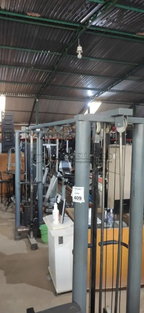 LOTE 409 - 01 EQUIPAMENTO DE ACADEMIA CROSS OVER. (NO ESTADO) ATENÇÃO! FAZER A VISITAÇÃO ANTES DE ARREMATAR, NÃO SABEMOS SE FUNCIONA, LEILÃO NÃO TEM GARANTIA E NEM DEVOLUÇÃO, SUJEITO A POSSÍVEIS AVARIAS VISÍVEIS/OCULTAS E/OU AUSÊNCIA DE COMPONENTES.