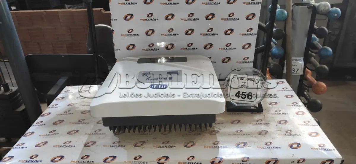 LOTE 456 - 01 INVERSOR SOLAR WEG SIW200G M080 WO. (NO ESTADO) ATENÇÃO! FAZER A VISITAÇÃO ANTES DE ARREMATAR, NÃO SABEMOS SE FUNCIONA, LEILÃO NÃO TEM GARANTIA E NEM DEVOLUÇÃO, SUJEITO A POSSÍVEIS AVARIAS VISÍVEIS/OCULTAS E/OU AUSÊNCIA DE COMPONENTES.