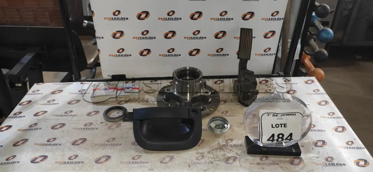 LOTE 484 - 01 REPARO DE RODA DIANTEIRA K2500 2.5 16VE 01 CUBO DE RODA KIA BONGO16V COM ABS. (NO ESTADO) ATENÇÃO! FAZER A VISITAÇÃO ANTES DE ARREMATAR, NÃO SABEMOS SE FUNCIONA, LEILÃO NÃO TEM GARANTIA E NEM DEVOLUÇÃO, SUJEITO A POSSÍVEIS AVARIAS VISÍVEIS/OCULTAS E/OU AUSÊNCIA DE COMPONENTES.