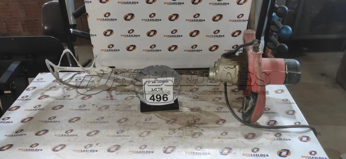 LOTE 496 - 01 MISTURADOR DE TINTA ELÉTRICO. (NO ESTADO) ATENÇÃO! FAZER A VISITAÇÃO ANTES DE ARREMATAR, NÃO SABEMOS SE FUNCIONA, LEILÃO NÃO TEM GARANTIA E NEM DEVOLUÇÃO, SUJEITO A POSSÍVEIS AVARIAS VISÍVEIS/OCULTAS E/OU AUSÊNCIA DE COMPONENTES.