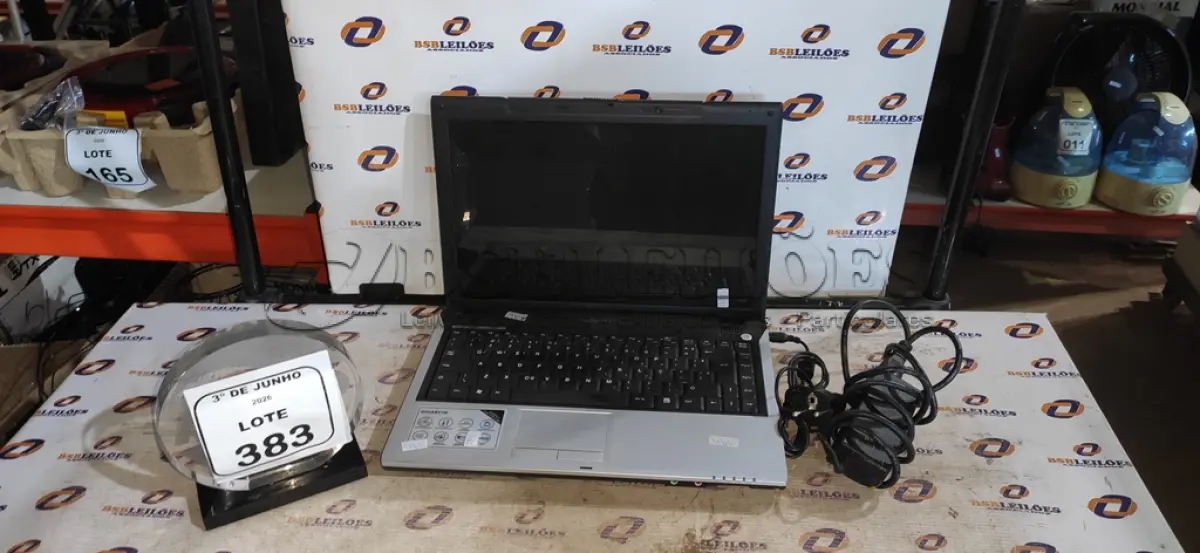 LOTE 383 - 01 NOTEBOOK COM CARREGADOR MARCA GIGABYTE. (NO ESTADO) ATENÇÃO! FAZER A VISITAÇÃO ANTES DE ARREMATAR, NÃO SABEMOS SE FUNCIONA, LEILÃO NÃO TEM GARANTIA E NEM DEVOLUÇÃO, SUJEITO A POSSÍVEIS AVARIAS VISÍVEIS/OCULTAS E/OU AUSÊNCIA DE COMPONENTES.