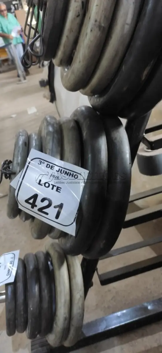 LOTE 421 - 02 ANILHAS DE 10KG, 02 ANILHAS DE 5KG E 02 ANILHAS DE 2KG. (NO ESTADO) ATENÇÃO! FAZER A VISITAÇÃO ANTES DE ARREMATAR, NÃO SABEMOS SE FUNCIONA, LEILÃO NÃO TEM GARANTIA E NEM DEVOLUÇÃO, SUJEITO A POSSÍVEIS AVARIAS VISÍVEIS/OCULTAS E/OU AUSÊNCIA DE COMPONENTES.