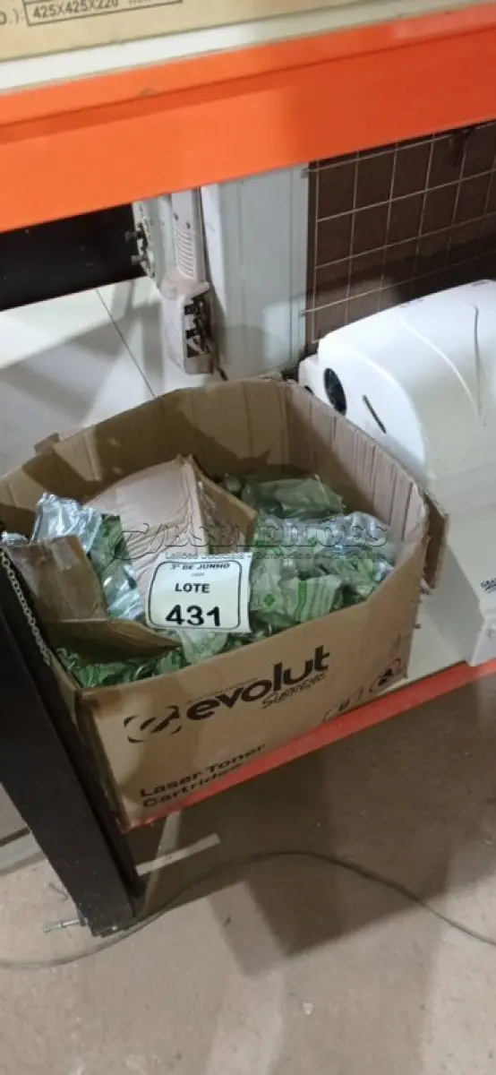 LOTE 431 - 01 LOTE COM GRANDE QUANTIDADE DE ABRAÇADEIRA COPO E MATERIAIS EM ALUMÍNIO DIVERSOS. (NO ESTADO) ATENÇÃO! FAZER A VISITAÇÃO ANTES DE ARREMATAR, NÃO SABEMOS SE FUNCIONA, LEILÃO NÃO TEM GARANTIA E NEM DEVOLUÇÃO, SUJEITO A POSSÍVEIS AVARIAS VISÍVEIS/OCULTAS E/OU AUSÊNCIA DE COMPONENTES.
