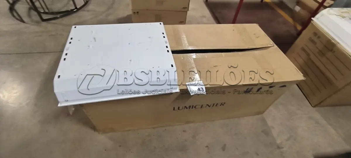 LOTE 143 - 06 LUMINÁRIAS DE EMBUTIR PARA LÂMPADAS COM REATORES.  (NO ESTADO) ATENÇÃO! FAZER A VISITAÇÃO ANTES DE ARREMATAR, NÃO SABEMOS SE FUNCIONA, LEILÃO NÃO TEM GARANTIA E NEM DEVOLUÇÃO, SUJEITO A POSSÍVEIS AVARIAS VISÍVEIS/OCULTAS E/OU AUSÊNCIA DE COMPONENTES.