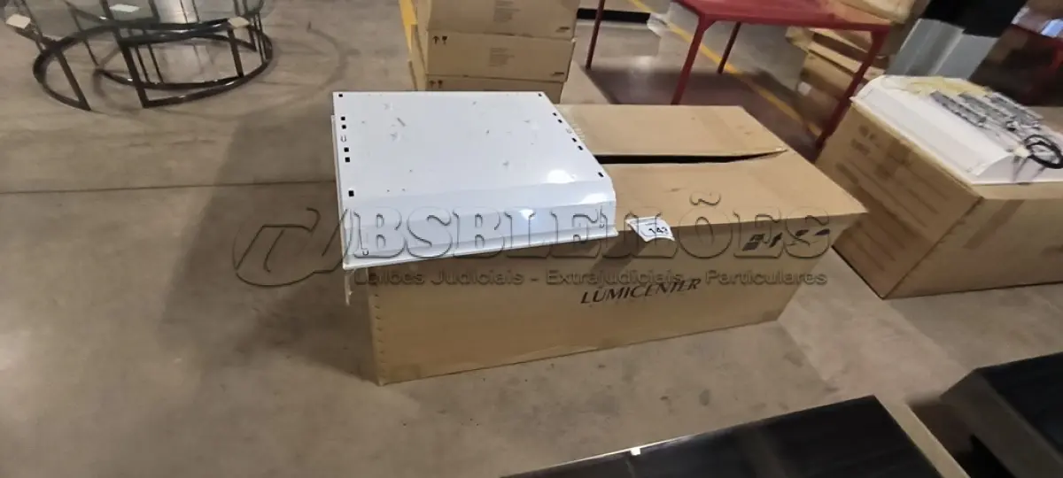 LOTE 143 - 06 LUMINÁRIAS DE EMBUTIR PARA LÂMPADAS COM REATORES.  (NO ESTADO) ATENÇÃO! FAZER A VISITAÇÃO ANTES DE ARREMATAR, NÃO SABEMOS SE FUNCIONA, LEILÃO NÃO TEM GARANTIA E NEM DEVOLUÇÃO, SUJEITO A POSSÍVEIS AVARIAS VISÍVEIS/OCULTAS E/OU AUSÊNCIA DE COMPONENTES.