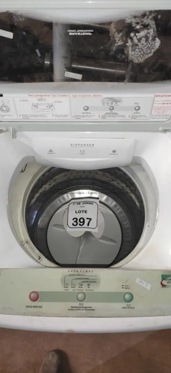 LOTE 397 - 01 MÁQUINA DE LAVAR 6KG 220V MARCA BRASTEMP. (NO ESTADO) ATENÇÃO! FAZER A VISITAÇÃO ANTES DE ARREMATAR, NÃO SABEMOS SE FUNCIONA, LEILÃO NÃO TEM GARANTIA E NEM DEVOLUÇÃO, SUJEITO A POSSÍVEIS AVARIAS VISÍVEIS/OCULTAS E/OU AUSÊNCIA DE COMPONENTES.