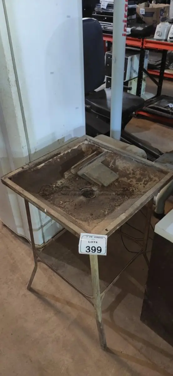LOTE 399 - 01 FORJA. (NO ESTADO) ATENÇÃO! FAZER A VISITAÇÃO ANTES DE ARREMATAR, NÃO SABEMOS SE FUNCIONA, LEILÃO NÃO TEM GARANTIA E NEM DEVOLUÇÃO, SUJEITO A POSSÍVEIS AVARIAS VISÍVEIS/OCULTAS E/OU AUSÊNCIA DE COMPONENTES.