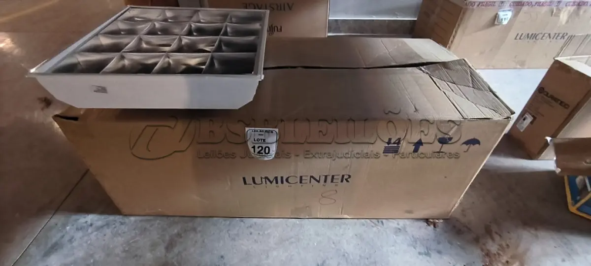 LOTE 120 - 05 LUMINÁRIAS DE EMBUTIR PARA LÂMPADAS COM REATORES. (NO ESTADO) ATENÇÃO! FAZER A VISITAÇÃO ANTES DE ARREMATAR, NÃO SABEMOS SE FUNCIONA, LEILÃO NÃO TEM GARANTIA E NEM DEVOLUÇÃO, SUJEITO A POSSÍVEIS AVARIAS VISÍVEIS/OCULTAS E/OU AUSÊNCIA DE COMPONENTES.