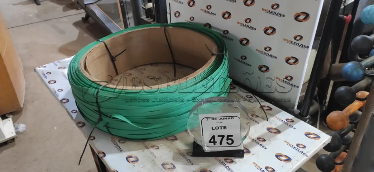 LOTE 475 - 01 ROLO DE CINTA DE ARQUEAR VERDE. (NO ESTADO) ATENÇÃO! FAZER A VISITAÇÃO ANTES DE ARREMATAR, NÃO SABEMOS SE FUNCIONA, LEILÃO NÃO TEM GARANTIA E NEM DEVOLUÇÃO, SUJEITO A POSSÍVEIS AVARIAS VISÍVEIS/OCULTAS E/OU AUSÊNCIA DE COMPONENTES.