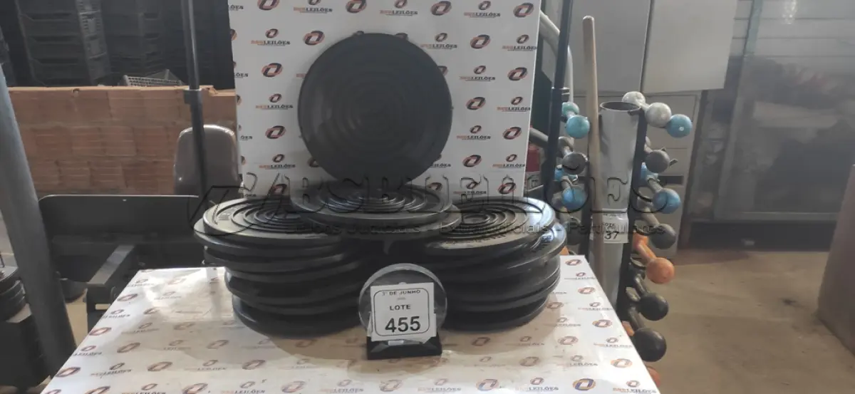 LOTE 455 - 10 TAMPAS PARA PRA RAIOS. (NO ESTADO) ATENÇÃO! FAZER A VISITAÇÃO ANTES DE ARREMATAR, NÃO SABEMOS SE FUNCIONA, LEILÃO NÃO TEM GARANTIA E NEM DEVOLUÇÃO, SUJEITO A POSSÍVEIS AVARIAS VISÍVEIS/OCULTAS E/OU AUSÊNCIA DE COMPONENTES.