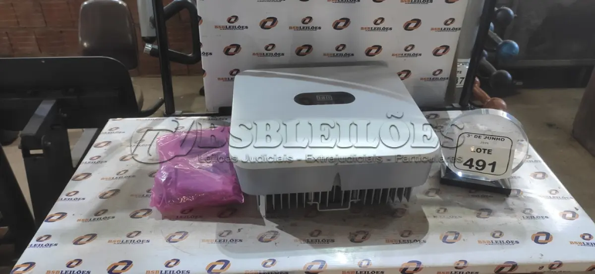 LOTE 491 - 01 INVERSOR SOLAR SIW300H M020 L1 INVERTE. (NOVO). (NO ESTADO) ATENÇÃO! FAZER A VISITAÇÃO ANTES DE ARREMATAR, NÃO SABEMOS SE FUNCIONA, LEILÃO NÃO TEM GARANTIA E NEM DEVOLUÇÃO, SUJEITO A POSSÍVEIS AVARIAS VISÍVEIS/OCULTAS E/OU AUSÊNCIA DE COMPONENTES.