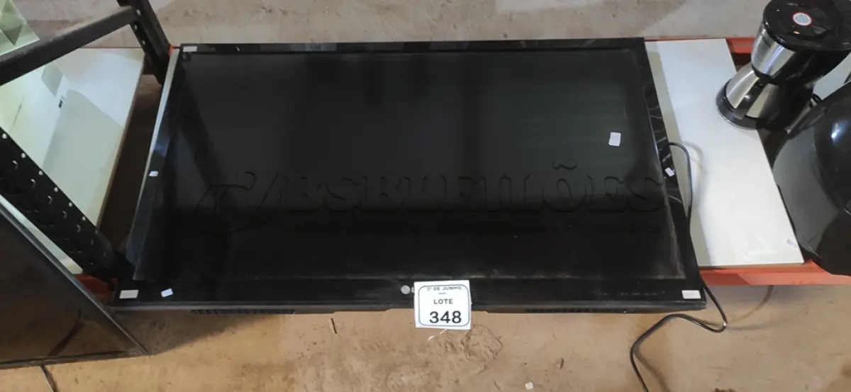LOTE 348 - 01 TV 47’’ MARCA LG E 0 TV 42’’ MARCA SONY PARA RETIRADA DE PEÇAS. (NO ESTADO) ATENÇÃO! FAZER A VISITAÇÃO ANTES DE ARREMATAR, NÃO SABEMOS SE FUNCIONA, LEILÃO NÃO TEM GARANTIA E NEM DEVOLUÇÃO, SUJEITO A POSSÍVEIS AVARIAS VISÍVEIS/OCULTAS E/OU AUSÊNCIA DE COMPONENTES.