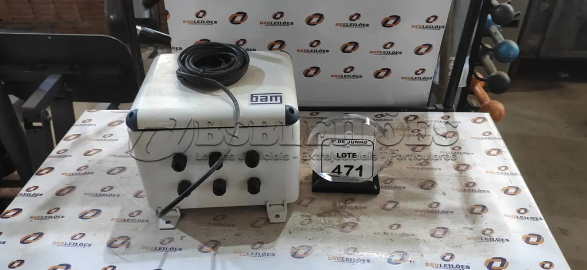 LOTE 471 - 01 QUADRO ELÉTRICO MARCA WEG. (NO ESTADO) ATENÇÃO! FAZER A VISITAÇÃO ANTES DE ARREMATAR, NÃO SABEMOS SE FUNCIONA, LEILÃO NÃO TEM GARANTIA E NEM DEVOLUÇÃO, SUJEITO A POSSÍVEIS AVARIAS VISÍVEIS/OCULTAS E/OU AUSÊNCIA DE COMPONENTES.