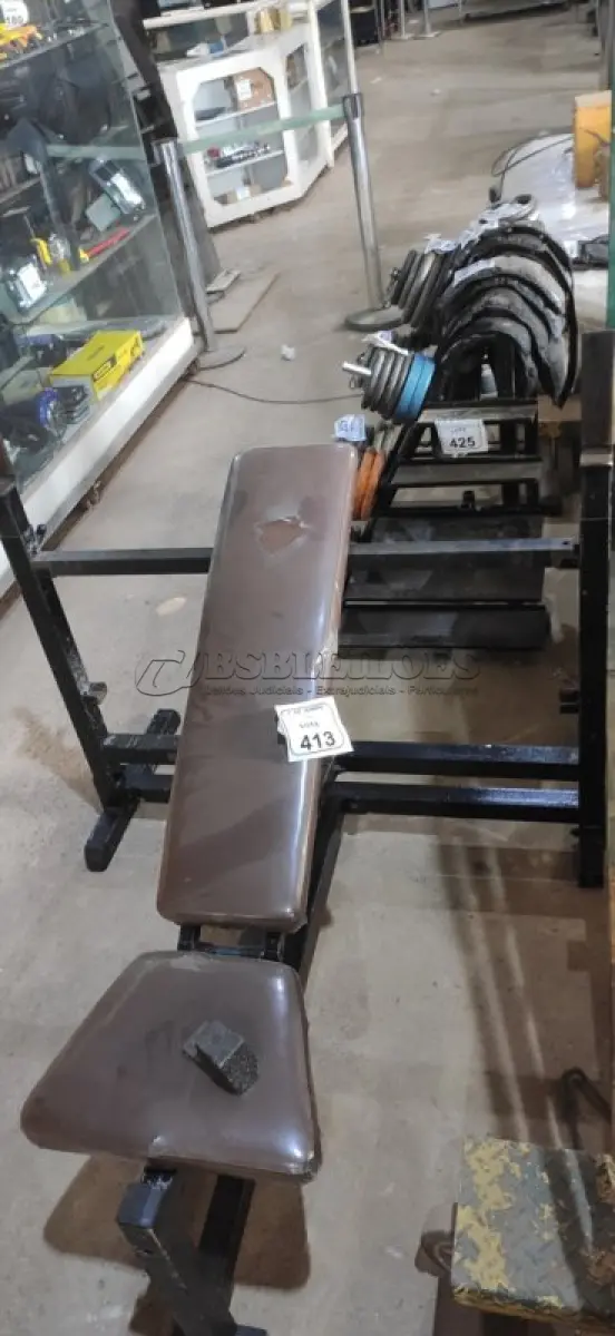 LOTE 413 - 01 BANCO DE SUPINO INCLINADO. (NO ESTADO) ATENÇÃO! FAZER A VISITAÇÃO ANTES DE ARREMATAR, NÃO SABEMOS SE FUNCIONA, LEILÃO NÃO TEM GARANTIA E NEM DEVOLUÇÃO, SUJEITO A POSSÍVEIS AVARIAS VISÍVEIS/OCULTAS E/OU AUSÊNCIA DE COMPONENTES.