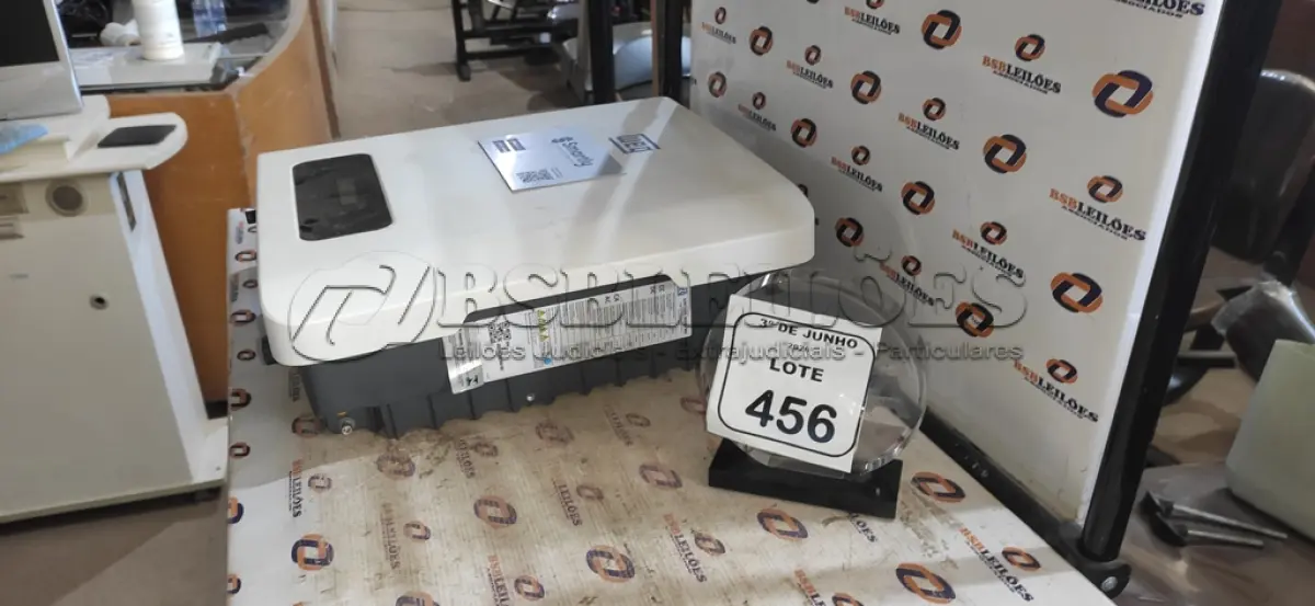 LOTE 456 - 01 INVERSOR SOLAR WEG SIW200G M080 WO. (NO ESTADO) ATENÇÃO! FAZER A VISITAÇÃO ANTES DE ARREMATAR, NÃO SABEMOS SE FUNCIONA, LEILÃO NÃO TEM GARANTIA E NEM DEVOLUÇÃO, SUJEITO A POSSÍVEIS AVARIAS VISÍVEIS/OCULTAS E/OU AUSÊNCIA DE COMPONENTES.