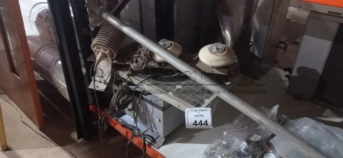 LOTE 444 - 01 ESTAÇÃO SOLARIMÉTRICA PADRÃO EPE. (NO ESTADO) ATENÇÃO! FAZER A VISITAÇÃO ANTES DE ARREMATAR, NÃO SABEMOS SE FUNCIONA, LEILÃO NÃO TEM GARANTIA E NEM DEVOLUÇÃO, SUJEITO A POSSÍVEIS AVARIAS VISÍVEIS/OCULTAS E/OU AUSÊNCIA DE COMPONENTES.