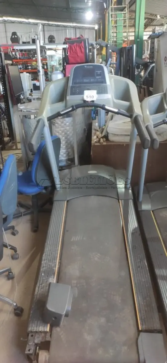 LOTE 510 - 01 ESTEIRA ERGOMÉTRICA MODELO T60 220V MARCA VISION. (NO ESTADO) ATENÇÃO! FAZER A VISITAÇÃO ANTES DE ARREMATAR, NÃO SABEMOS SE FUNCIONA, LEILÃO NÃO TEM GARANTIA E NEM DEVOLUÇÃO, SUJEITO A POSSÍVEIS AVARIAS VISÍVEIS/OCULTAS E/OU AUSÊNCIA DE COMPONENTES.