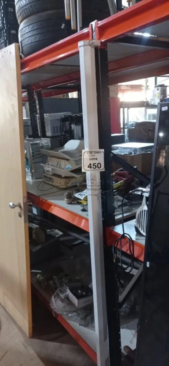 LOTE 450 - 01 TELA DE PROJEÇÃO RETRÁTIL. (NO ESTADO) ATENÇÃO! FAZER A VISITAÇÃO ANTES DE ARREMATAR, NÃO SABEMOS SE FUNCIONA, LEILÃO NÃO TEM GARANTIA E NEM DEVOLUÇÃO, SUJEITO A POSSÍVEIS AVARIAS VISÍVEIS/OCULTAS E/OU AUSÊNCIA DE COMPONENTES.