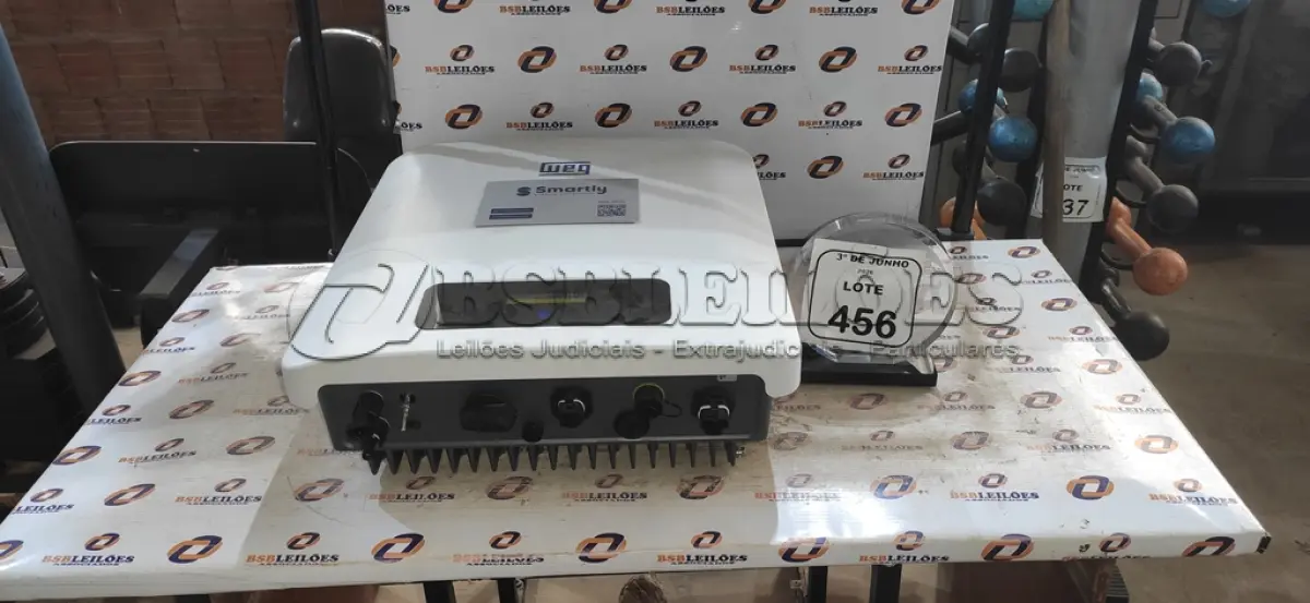 LOTE 456 - 01 INVERSOR SOLAR WEG SIW200G M080 WO. (NO ESTADO) ATENÇÃO! FAZER A VISITAÇÃO ANTES DE ARREMATAR, NÃO SABEMOS SE FUNCIONA, LEILÃO NÃO TEM GARANTIA E NEM DEVOLUÇÃO, SUJEITO A POSSÍVEIS AVARIAS VISÍVEIS/OCULTAS E/OU AUSÊNCIA DE COMPONENTES.