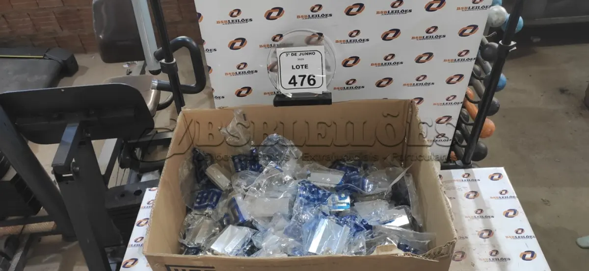 LOTE 476 - 01 CAIXA COM SUPORTES PARA MICRO INVERSOR WEG METÁLICO. (NO ESTADO) ATENÇÃO! FAZER A VISITAÇÃO ANTES DE ARREMATAR, NÃO SABEMOS SE FUNCIONA, LEILÃO NÃO TEM GARANTIA E NEM DEVOLUÇÃO, SUJEITO A POSSÍVEIS AVARIAS VISÍVEIS/OCULTAS E/OU AUSÊNCIA DE COMPONENTES.