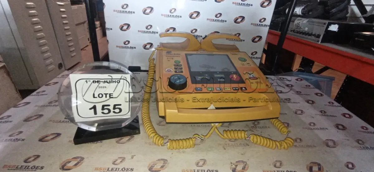LOTE 155 - 01 CARDIOVERSOR BIFÁSICO MODELO LIFE 400 PLUS MARCA FUTURA. (NO ESTADO) ATENÇÃO! FAZER A VISITAÇÃO ANTES DE ARREMATAR, NÃO SABEMOS SE FUNCIONA, LEILÃO NÃO TEM GARANTIA E NEM DEVOLUÇÃO, SUJEITO A POSSÍVEIS AVARIAS VISÍVEIS/OCULTAS E/OU AUSÊNCIA DE COMPONENTES.