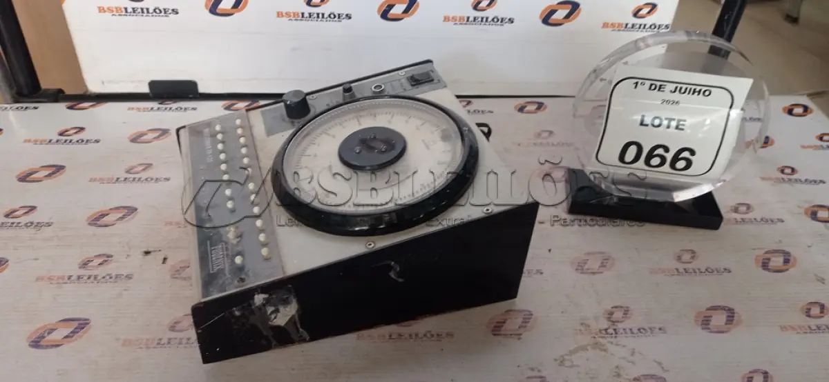 LOTE 066 - 01 MULTÍMETRO MODELO TP 120 MARCA PHOENIX. (NO ESTADO) ATENÇÃO! FAZER A VISITAÇÃO ANTES DE ARREMATAR, NÃO SABEMOS SE FUNCIONA, LEILÃO NÃO TEM GARANTIA E NEM DEVOLUÇÃO, SUJEITO A POSSÍVEIS AVARIAS VISÍVEIS/OCULTAS E/OU AUSÊNCIA DE COMPONENTES.