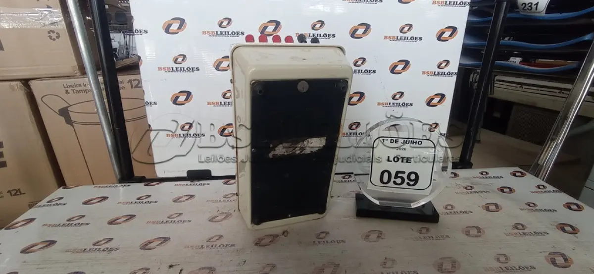 LOTE 059 - 01 MEGÔMETRO ANALÓGICO MODELO MG1040 MARCA MEGABRAS. (NO ESTADO) ATENÇÃO! FAZER A VISITAÇÃO ANTES DE ARREMATAR, NÃO SABEMOS SE FUNCIONA, LEILÃO NÃO TEM GARANTIA E NEM DEVOLUÇÃO, SUJEITO A POSSÍVEIS AVARIAS VISÍVEIS/OCULTAS E/OU AUSÊNCIA DE COMPONENTES.