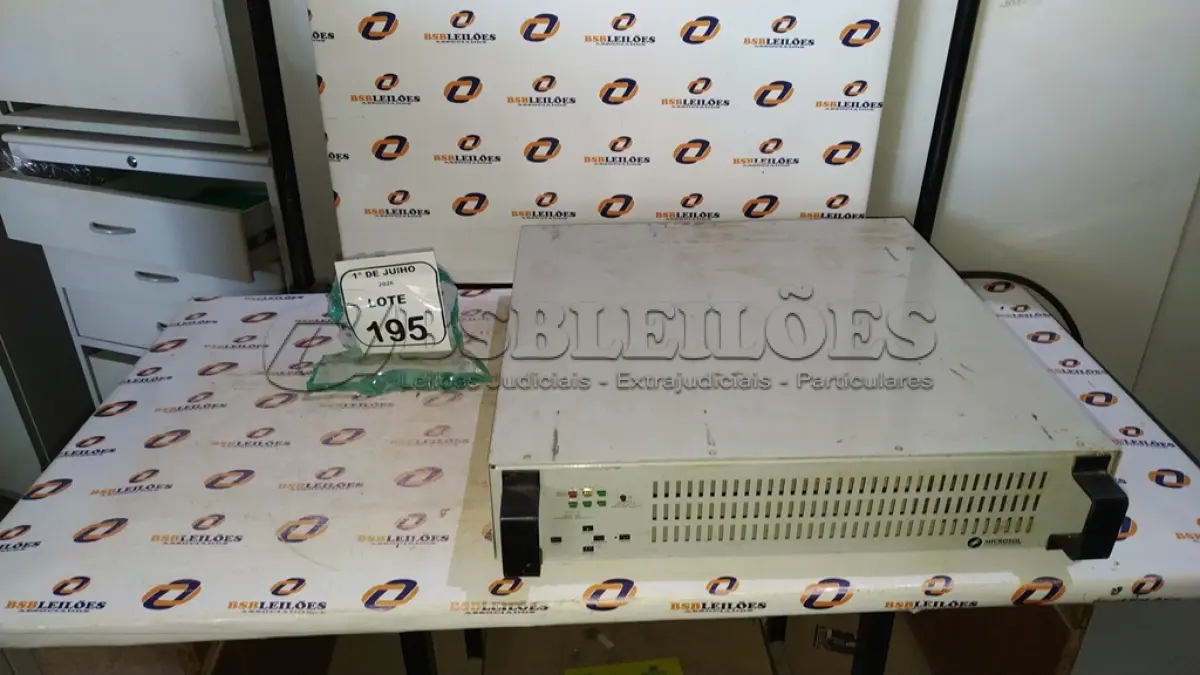 LOTE 195 - 01 NOBREAK MARCA MICROSOL. (NO ESTADO) ATENÇÃO! FAZER A VISITAÇÃO ANTES DE ARREMATAR, NÃO SABEMOS SE FUNCIONA, LEILÃO NÃO TEM GARANTIA E NEM DEVOLUÇÃO, SUJEITO A POSSÍVEIS AVARIAS VISÍVEIS/OCULTAS E/OU AUSÊNCIA DE COMPONENTES.