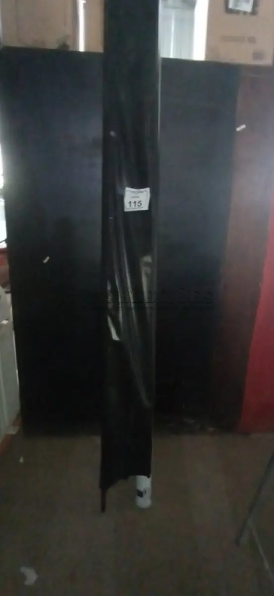 LOTE 115 - 01 TELA DE PROJEÇÃO RETRÁTIL. (NO ESTADO) ATENÇÃO! FAZER A VISITAÇÃO ANTES DE ARREMATAR, NÃO SABEMOS SE FUNCIONA, LEILÃO NÃO TEM GARANTIA E NEM DEVOLUÇÃO, SUJEITO A POSSÍVEIS AVARIAS VISÍVEIS/OCULTAS E/OU AUSÊNCIA DE COMPONENTES.