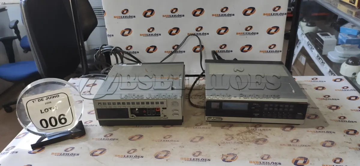 LOTE 006 - 01 SINTONIZADOR/TEMPORIZADOR VINTAGE MODELO PV-A200 MARCA PANASONIC E 01 SINTONIZADOR DE VÍDEO VINTAGE MARCA PROFORMANCE. (NO ESTADO) ATENÇÃO! FAZER A VISITAÇÃO ANTES DE ARREMATAR, NÃO SABEMOS SE FUNCIONA, LEILÃO NÃO TEM GARANTIA E NEM DEVOLUÇÃO, SUJEITO A POSSÍVEIS AVARIAS VISÍVEIS/OCULTAS E/OU AUSÊNCIA DE COMPONENTES.