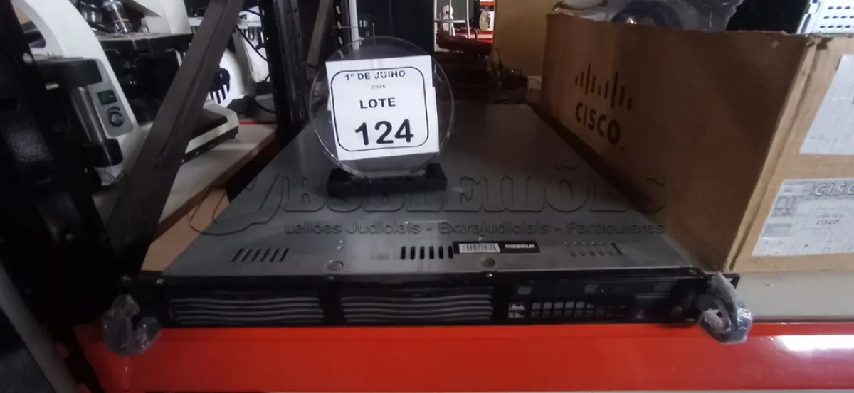 LOTE 124 - 01 SERVIDOR RACK MARCA DIEBOLD. (NO ESTADO) ATENÇÃO! FAZER A VISITAÇÃO ANTES DE ARREMATAR, NÃO SABEMOS SE FUNCIONA, LEILÃO NÃO TEM GARANTIA E NEM DEVOLUÇÃO, SUJEITO A POSSÍVEIS AVARIAS VISÍVEIS/OCULTAS E/OU AUSÊNCIA DE COMPONENTES.