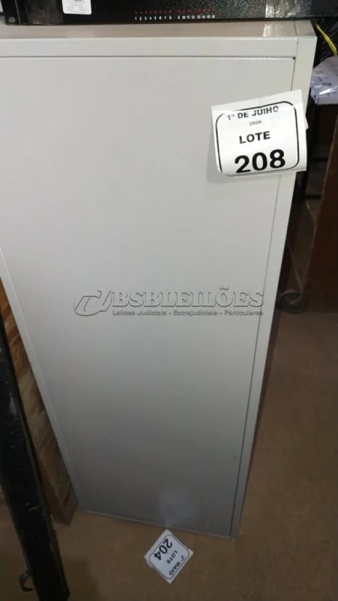 LOTE 208 - 01 ARQUIVO DE AÇO COM 04 GAVETAS. (NO ESTADO) ATENÇÃO! FAZER A VISITAÇÃO ANTES DE ARREMATAR, NÃO SABEMOS SE FUNCIONA, LEILÃO NÃO TEM GARANTIA E NEM DEVOLUÇÃO, SUJEITO A POSSÍVEIS AVARIAS VISÍVEIS/OCULTAS E/OU AUSÊNCIA DE COMPONENTES.