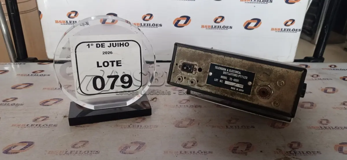 LOTE 079 - 01 RÁDIO PX MODELO TE-4000 MARCA TEDELEX. (NO ESTADO) ATENÇÃO! FAZER A VISITAÇÃO ANTES DE ARREMATAR, NÃO SABEMOS SE FUNCIONA, LEILÃO NÃO TEM GARANTIA E NEM DEVOLUÇÃO, SUJEITO A POSSÍVEIS AVARIAS VISÍVEIS/OCULTAS E/OU AUSÊNCIA DE COMPONENTES.