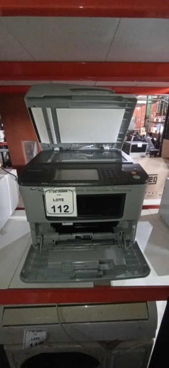 LOTE 112 - 01 IMPRESSORA MODELO SCX-5835NX MARCA SAMSUNG. (NO ESTADO) ATENÇÃO! FAZER A VISITAÇÃO ANTES DE ARREMATAR, NÃO SABEMOS SE FUNCIONA, LEILÃO NÃO TEM GARANTIA E NEM DEVOLUÇÃO, SUJEITO A POSSÍVEIS AVARIAS VISÍVEIS/OCULTAS E/OU AUSÊNCIA DE COMPONENTES.