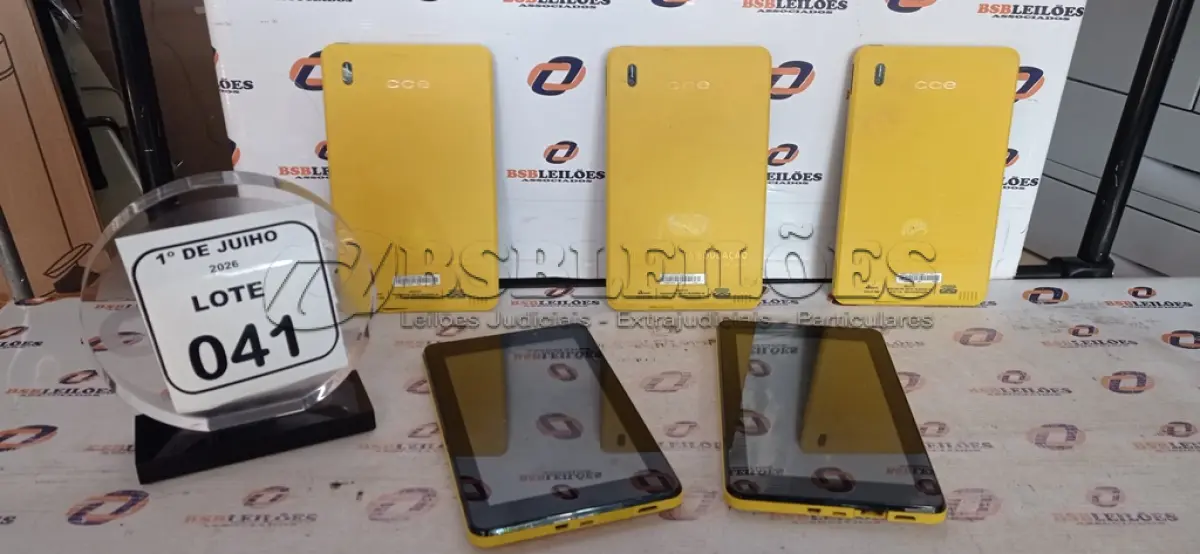 LOTE 041 - 05 TABLETS MARCA CCE PARA RETIRADA DE PEÇAS. (NO ESTADO) ATENÇÃO! FAZER A VISITAÇÃO ANTES DE ARREMATAR, NÃO SABEMOS SE FUNCIONA, LEILÃO NÃO TEM GARANTIA E NEM DEVOLUÇÃO, SUJEITO A POSSÍVEIS AVARIAS VISÍVEIS/OCULTAS E/OU AUSÊNCIA DE COMPONENTES.