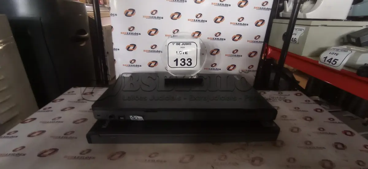 LOTE 133 - 02 SCANNERS DE MESA MARCA KODAK. (NO ESTADO) ATENÇÃO! FAZER A VISITAÇÃO ANTES DE ARREMATAR, NÃO SABEMOS SE FUNCIONA, LEILÃO NÃO TEM GARANTIA E NEM DEVOLUÇÃO, SUJEITO A POSSÍVEIS AVARIAS VISÍVEIS/OCULTAS E/OU AUSÊNCIA DE COMPONENTES.