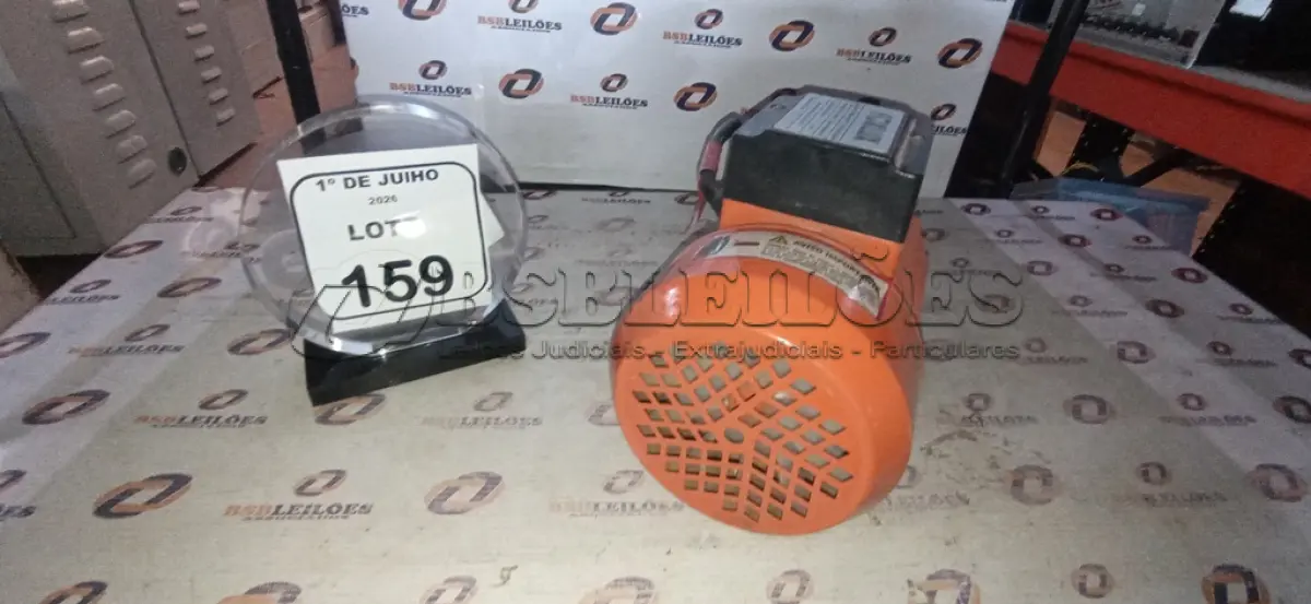 LOTE 159 - 01 BOMBA D’AGUA PERIFÉRICA DE 1CV MARCA FOXLUX. (NO ESTADO) ATENÇÃO! FAZER A VISITAÇÃO ANTES DE ARREMATAR, NÃO SABEMOS SE FUNCIONA, LEILÃO NÃO TEM GARANTIA E NEM DEVOLUÇÃO, SUJEITO A POSSÍVEIS AVARIAS VISÍVEIS/OCULTAS E/OU AUSÊNCIA DE COMPONENTES.