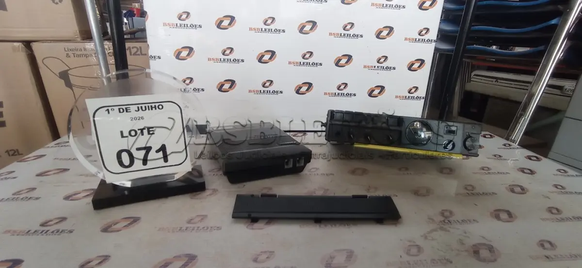 LOTE 071 - 01 GRAVADOR DE VÍDEO CASSETE MARCA MARANTZ E 01 SECRETÁRIA ELETRÔNICA MARCA PANASONIC. (NO ESTADO) ATENÇÃO! FAZER A VISITAÇÃO ANTES DE ARREMATAR, NÃO SABEMOS SE FUNCIONA, LEILÃO NÃO TEM GARANTIA E NEM DEVOLUÇÃO, SUJEITO A POSSÍVEIS AVARIAS VISÍVEIS/OCULTAS E/OU AUSÊNCIA DE COMPONENTES.