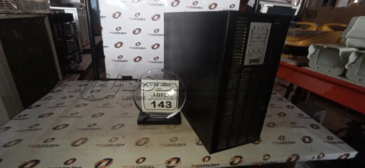 LOTE 143 - 01 NOBREAK DE 1684VA MARCA SMS. (NO ESTADO) ATENÇÃO! FAZER A VISITAÇÃO ANTES DE ARREMATAR, NÃO SABEMOS SE FUNCIONA, LEILÃO NÃO TEM GARANTIA E NEM DEVOLUÇÃO, SUJEITO A POSSÍVEIS AVARIAS VISÍVEIS/OCULTAS E/OU AUSÊNCIA DE COMPONENTES.